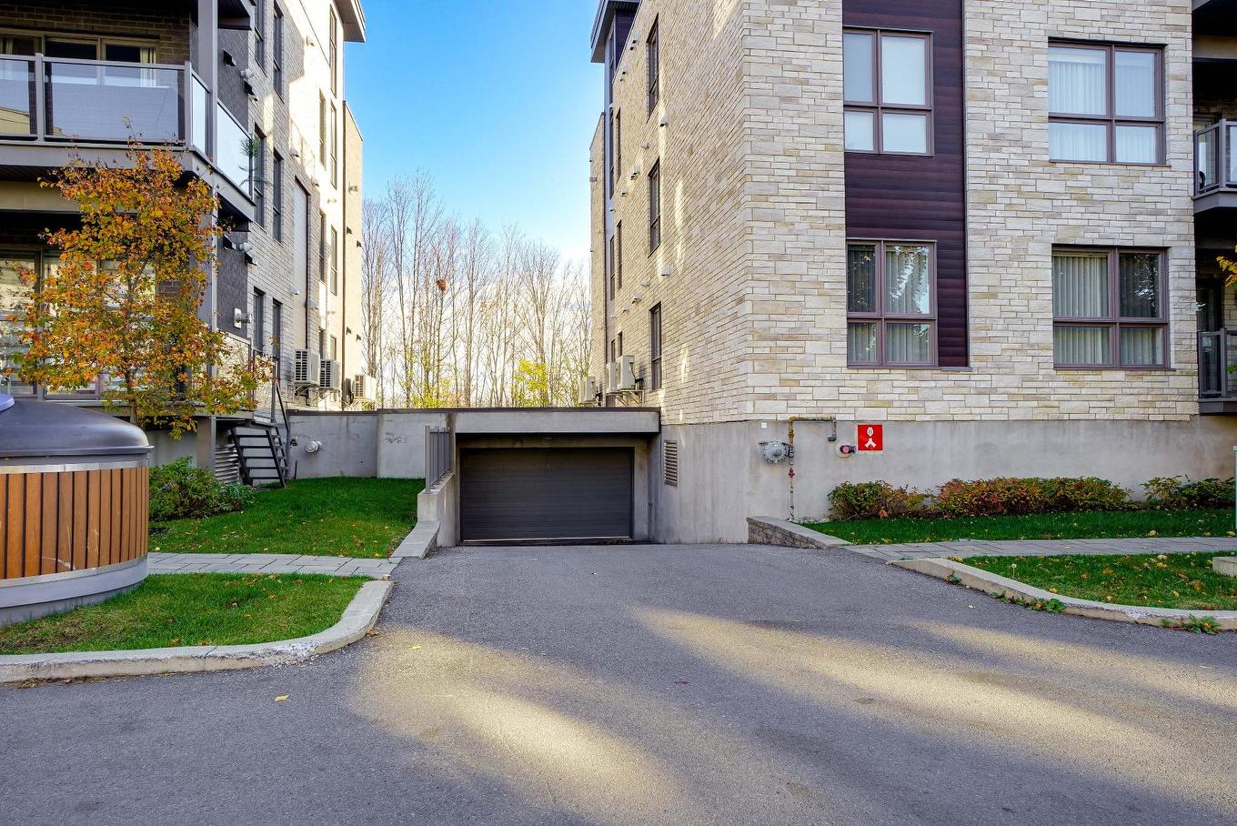 Garage - 101-1195 Rue Marie-Gérin-Lajoie, Terrebonne (Terrebonne), QC - Outdoor With Facade