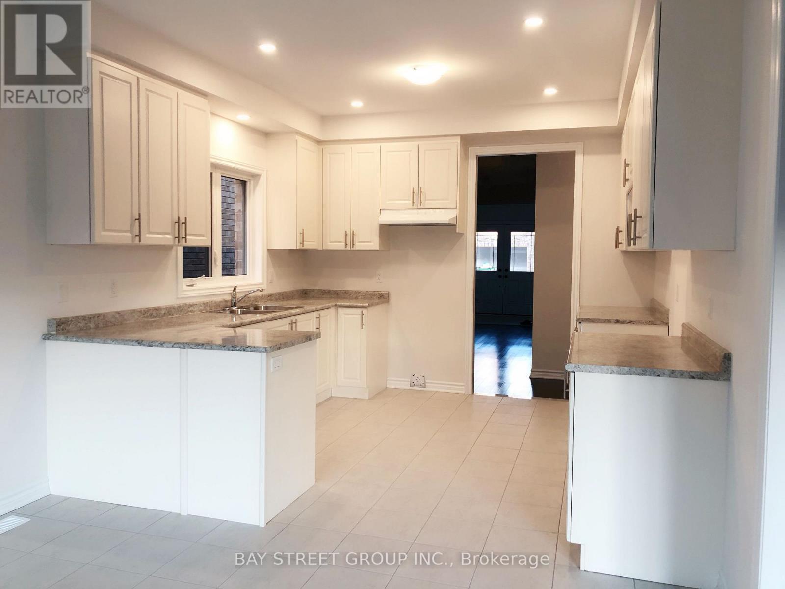 27 Palace Street, Thorold, ON - Indoor Photo Showing Kitchen