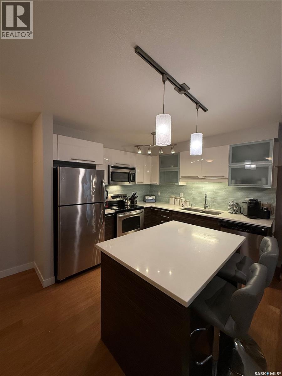 314A 415 Hunter Road, Saskatoon, SK - Indoor Photo Showing Kitchen With Stainless Steel Kitchen