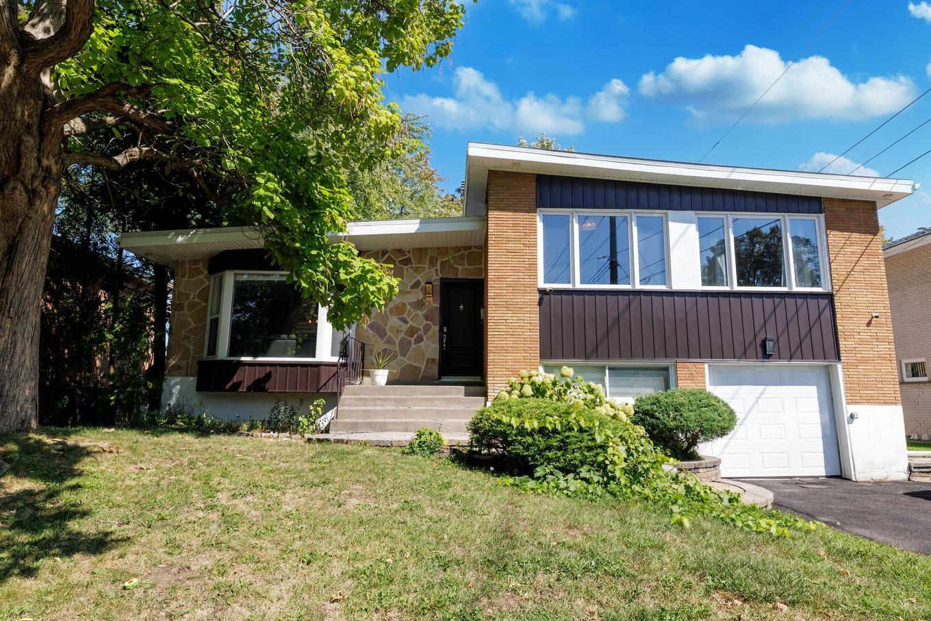 Façade - 15 Rue Oslo, Dollard-Des-Ormeaux, QC - Outdoor