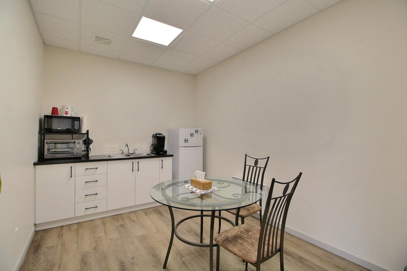 Cuisinette - 202 Rue Georges-Dumont, Val-D'Or, QC