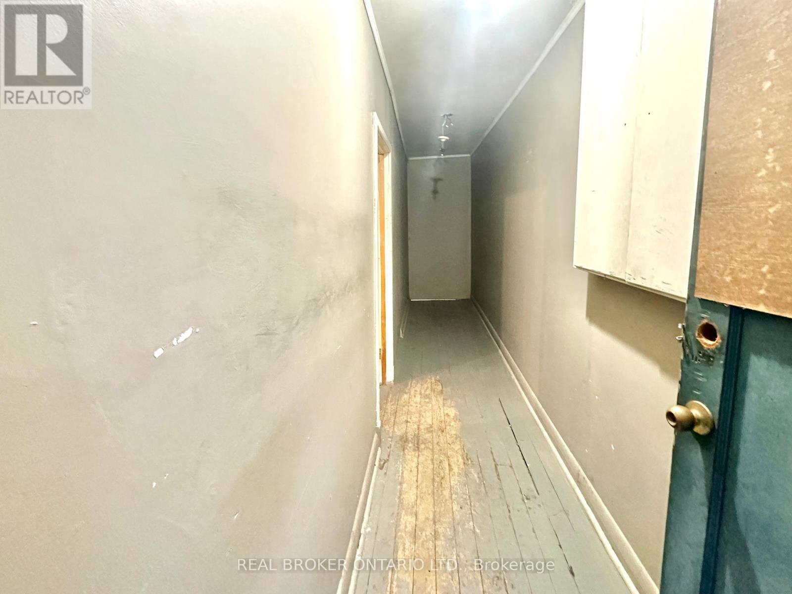 Apartment 2(bachelor) - 43 Beckwith Street, Smiths Falls, ON