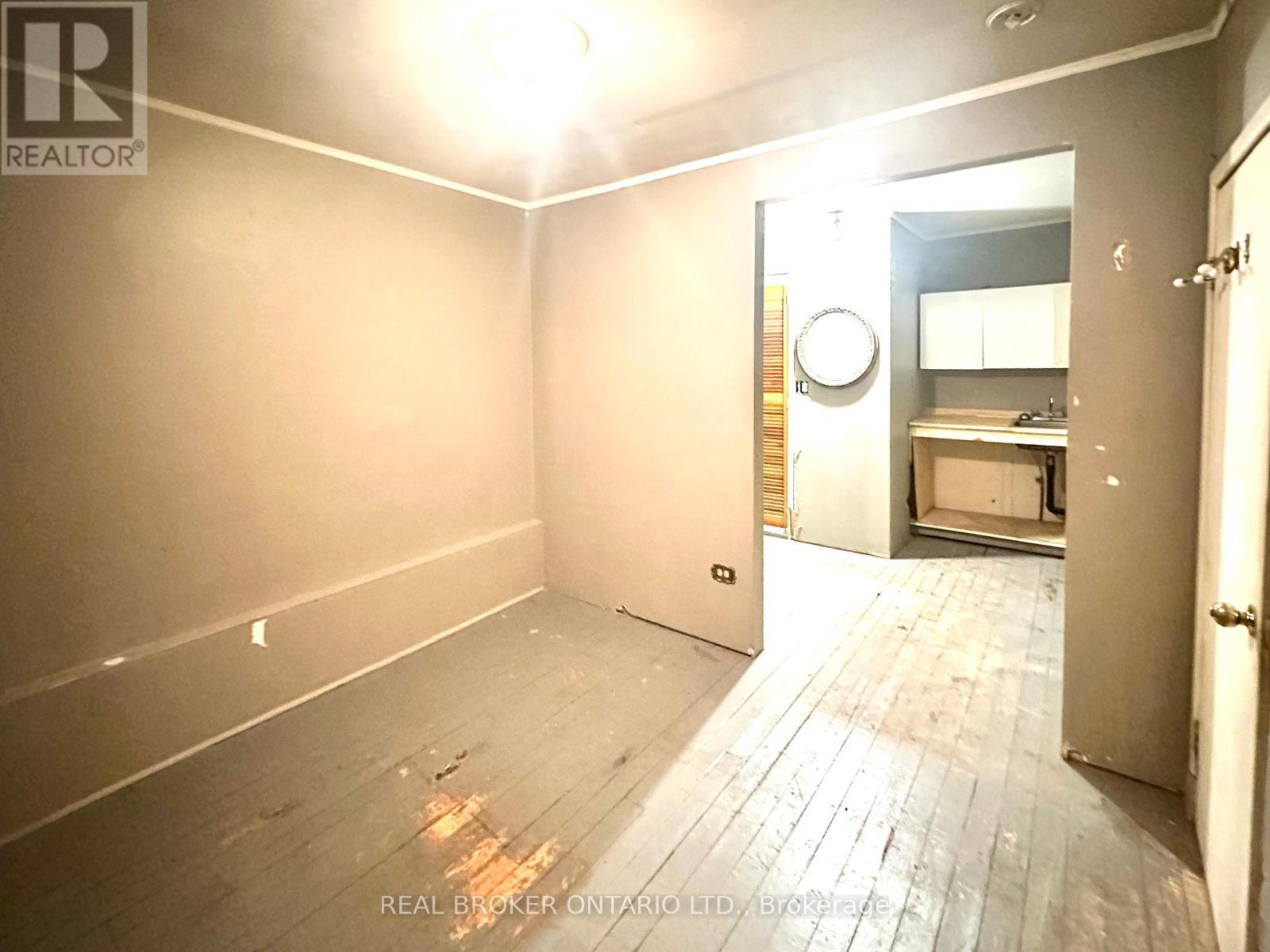 Apartment 2(bachelor) kitchen - 43 Beckwith Street, Smiths Falls, ON