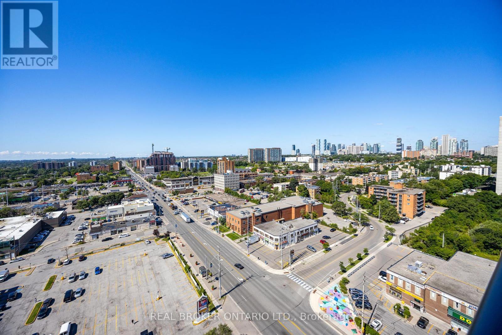 1602 - 86 Dundas Street E, Mississauga, ON - Outdoor With View