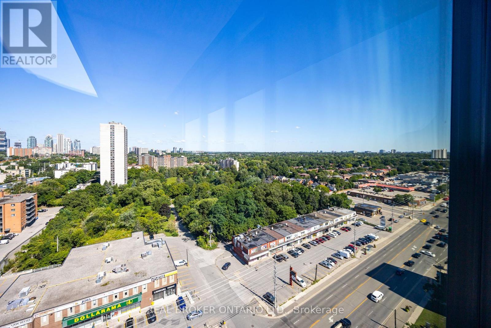 1602 - 86 Dundas Street E, Mississauga, ON - Outdoor With View