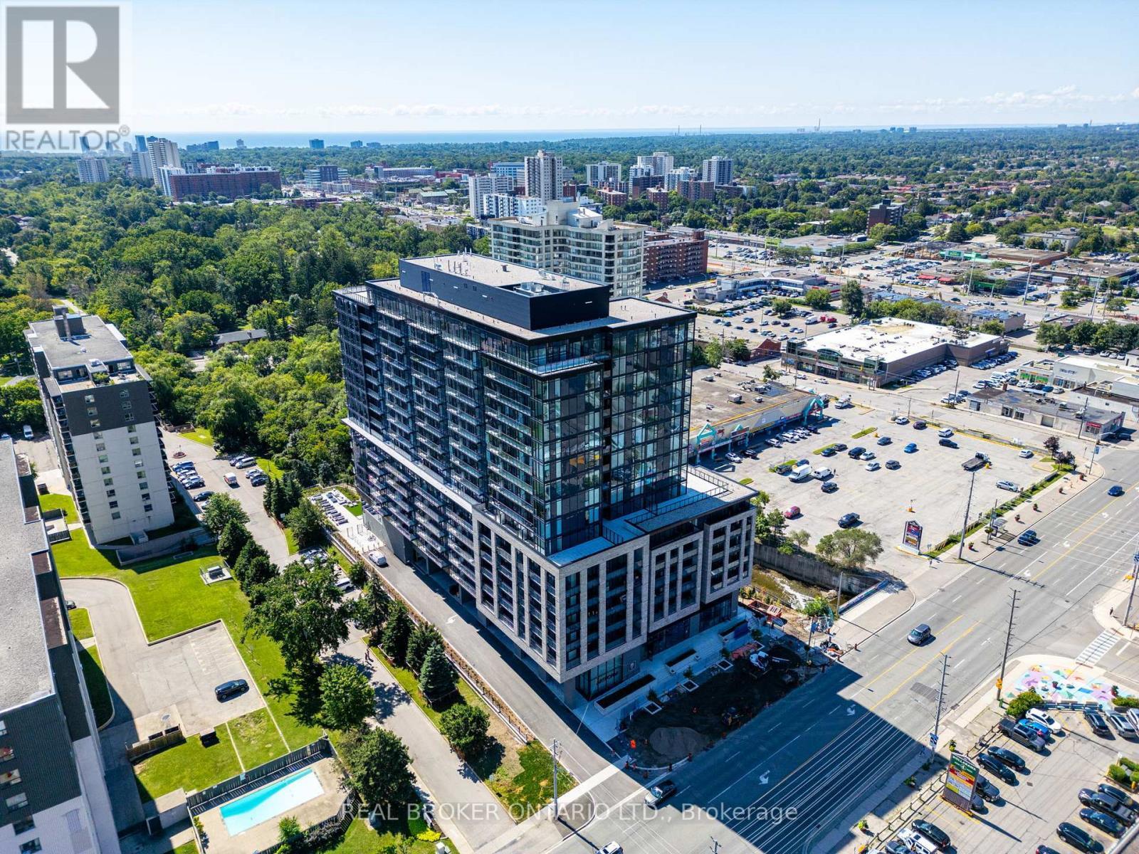 1602 - 86 Dundas Street E, Mississauga, ON - Outdoor With View