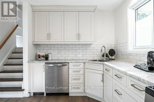 335 Britannia Street, Stratford, ON - Indoor Photo Showing Kitchen With Upgraded Kitchen