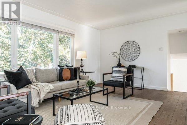 335 Britannia Street, Stratford, ON - Indoor Photo Showing Living Room