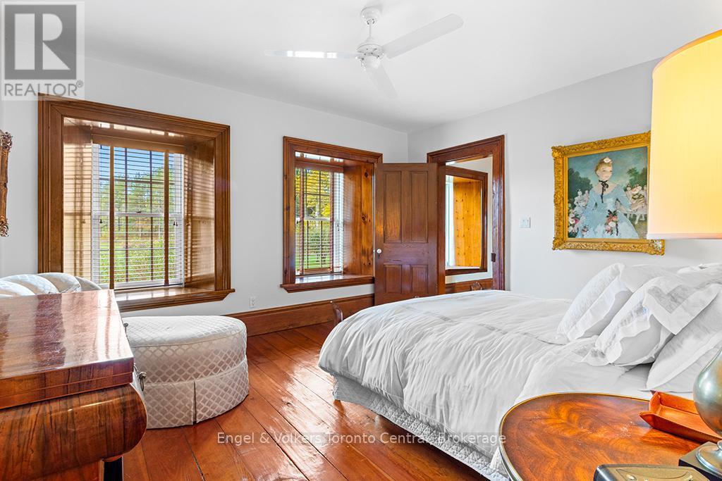 727070 Side Rd 22C Side Road W, Grey Highlands, ON - Indoor Photo Showing Bedroom