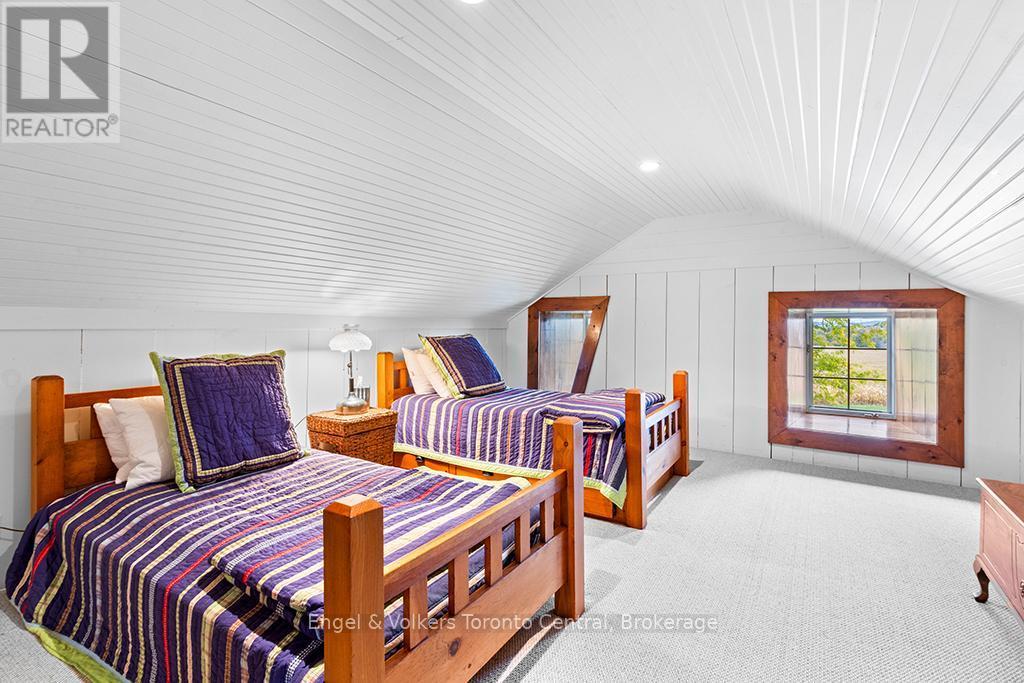 3rd Floor Bedroom - 727070 Side Rd 22C Side Road W, Grey Highlands, ON - With Exterior