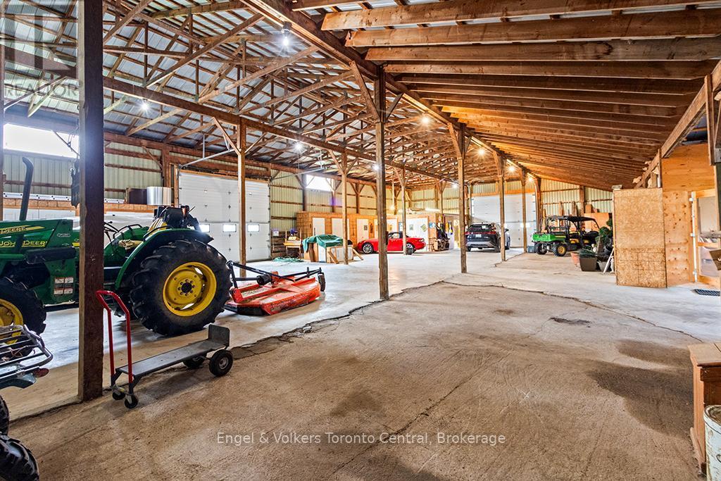 Barn - 727070 Side Rd 22C Side Road W, Grey Highlands, ON - Indoor