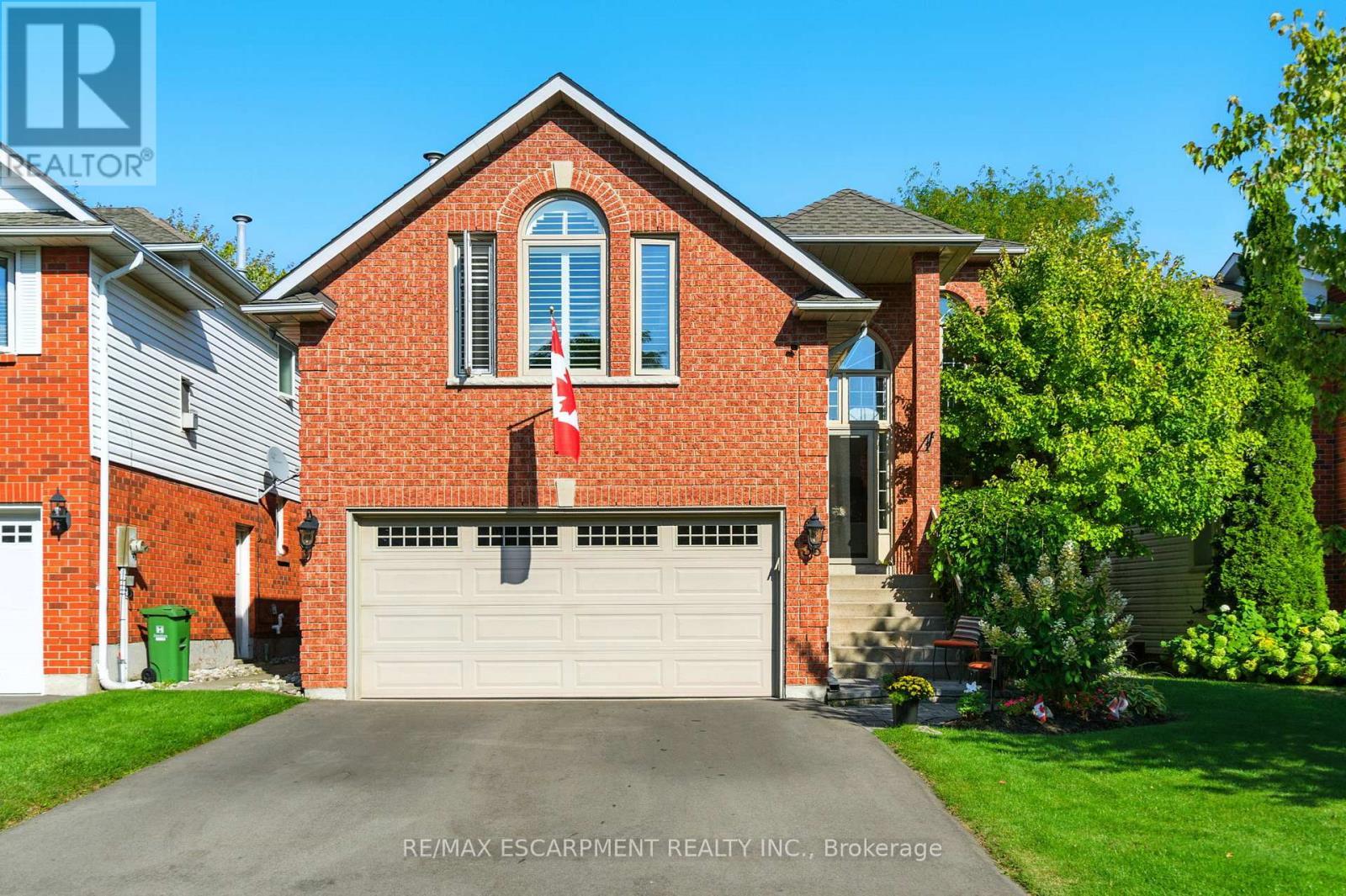 36 Pinecreek Road, Hamilton, ON - Outdoor With Facade