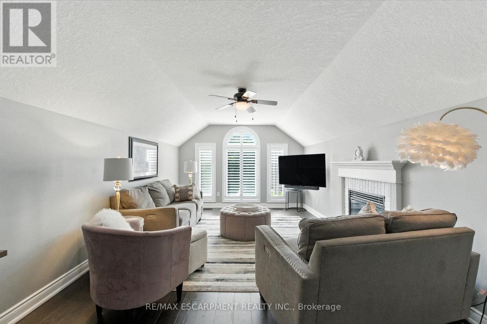 36 Pinecreek Road, Hamilton, ON - Indoor Photo Showing Living Room With Fireplace