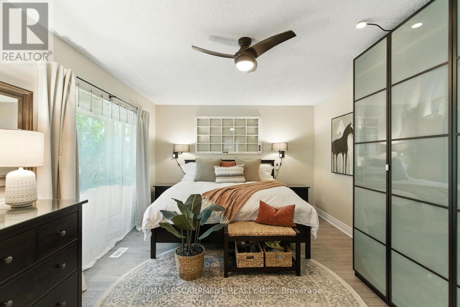 36 Pinecreek Road, Hamilton, ON - Indoor Photo Showing Bedroom