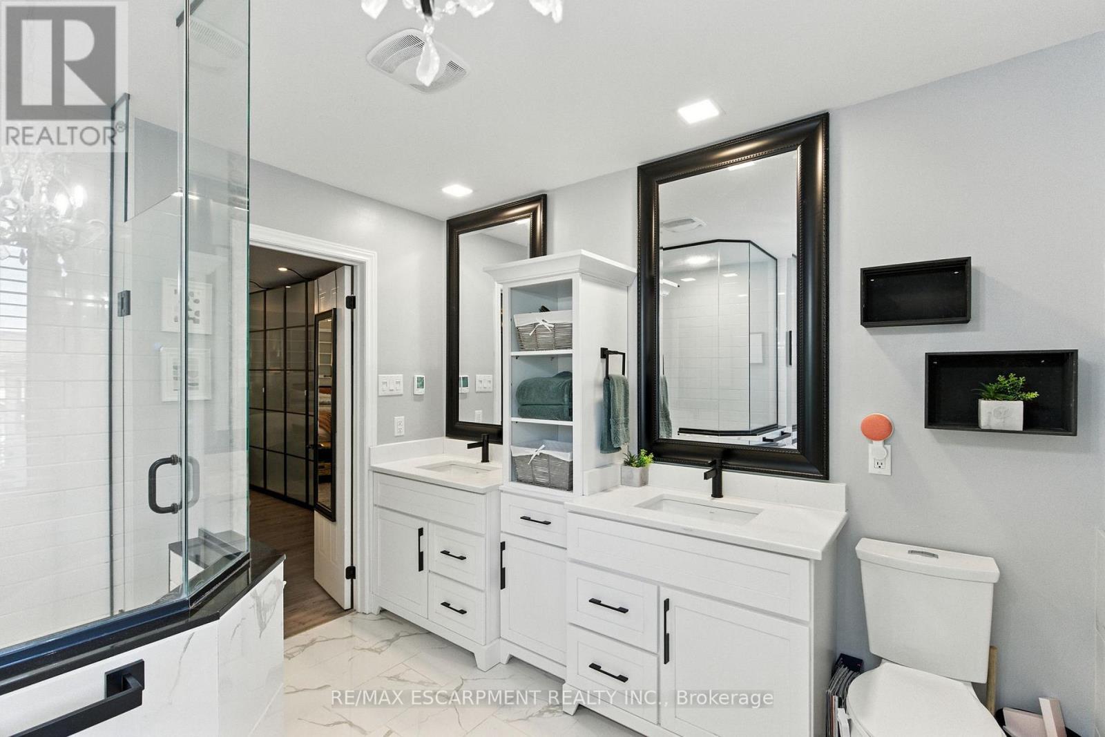 36 Pinecreek Road, Hamilton, ON - Indoor Photo Showing Bathroom