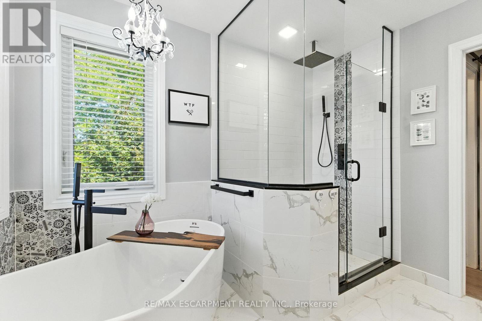 36 Pinecreek Road, Hamilton, ON - Indoor Photo Showing Bathroom