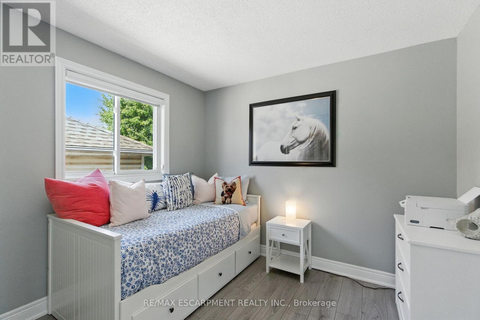 36 Pinecreek Road, Hamilton, ON - Indoor Photo Showing Bedroom