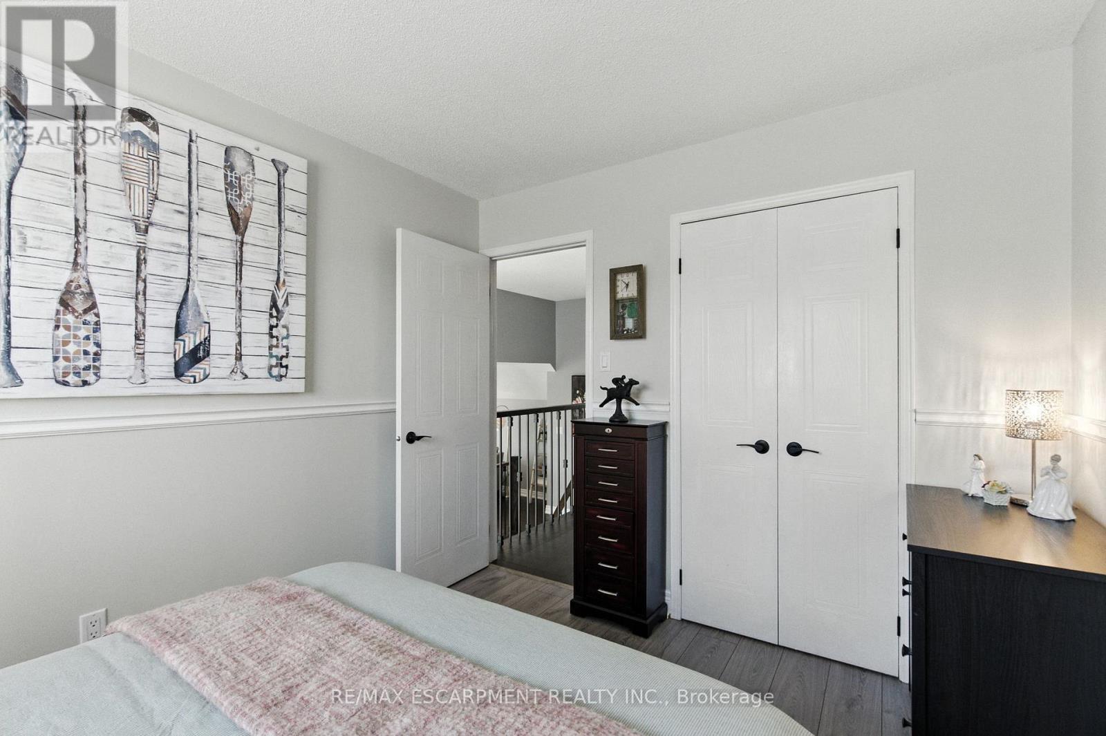 36 Pinecreek Road, Hamilton, ON - Indoor Photo Showing Bedroom