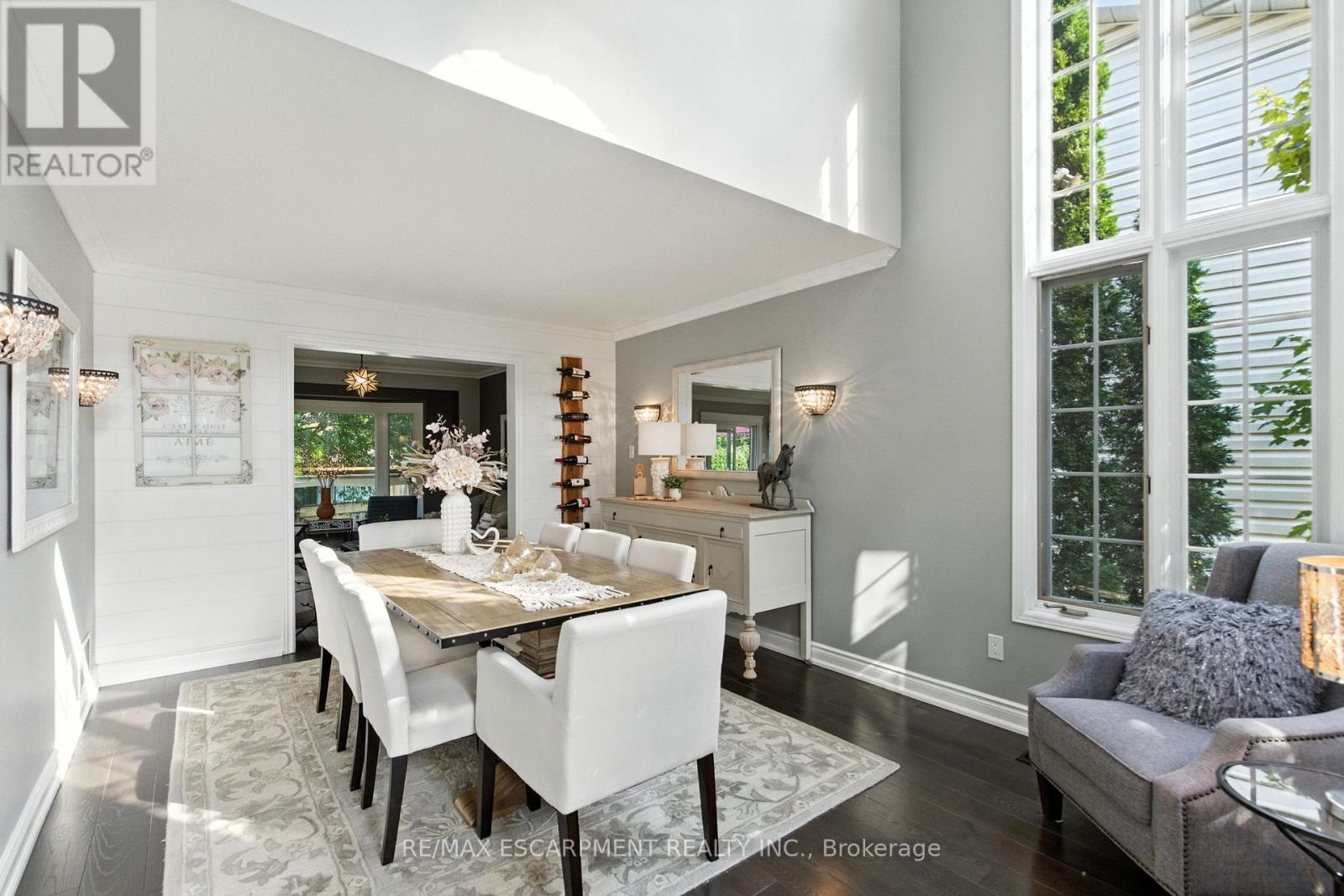 36 Pinecreek Road, Hamilton, ON - Indoor Photo Showing Dining Room