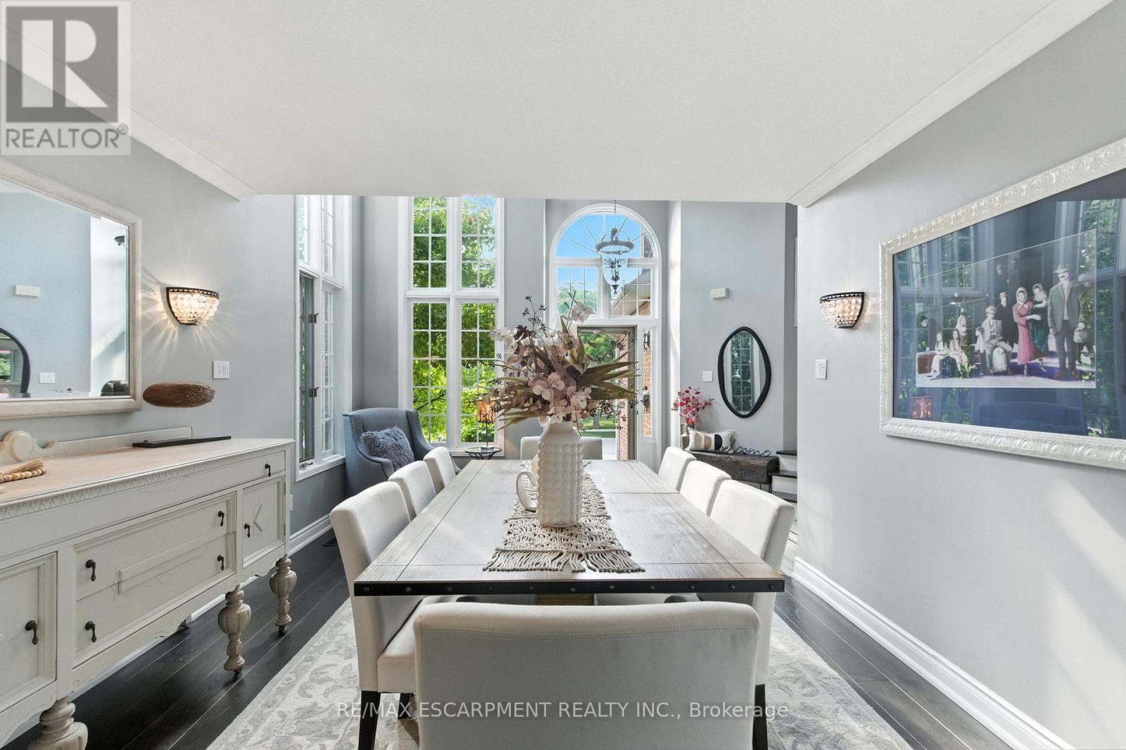 36 Pinecreek Road, Hamilton, ON - Indoor Photo Showing Dining Room