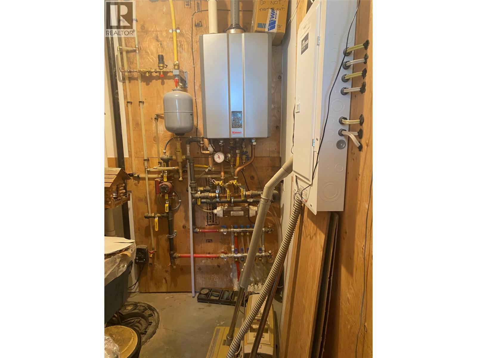 7114 1St Avenue, Ymir, BC