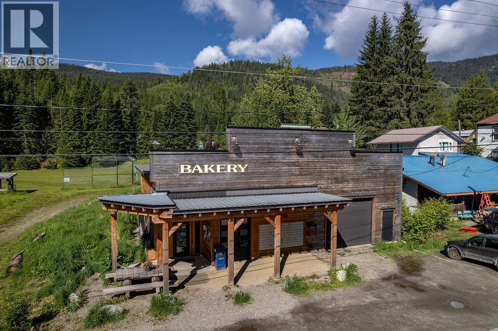 7114 1St Avenue, Ymir, BC