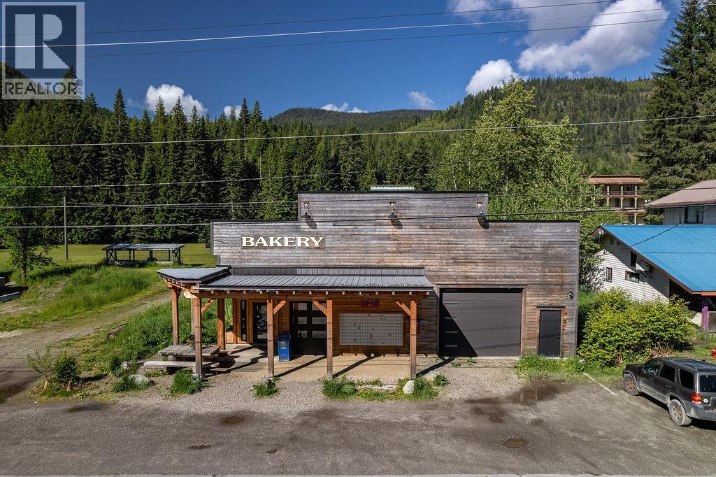 7114 1St Avenue, Ymir, BC
