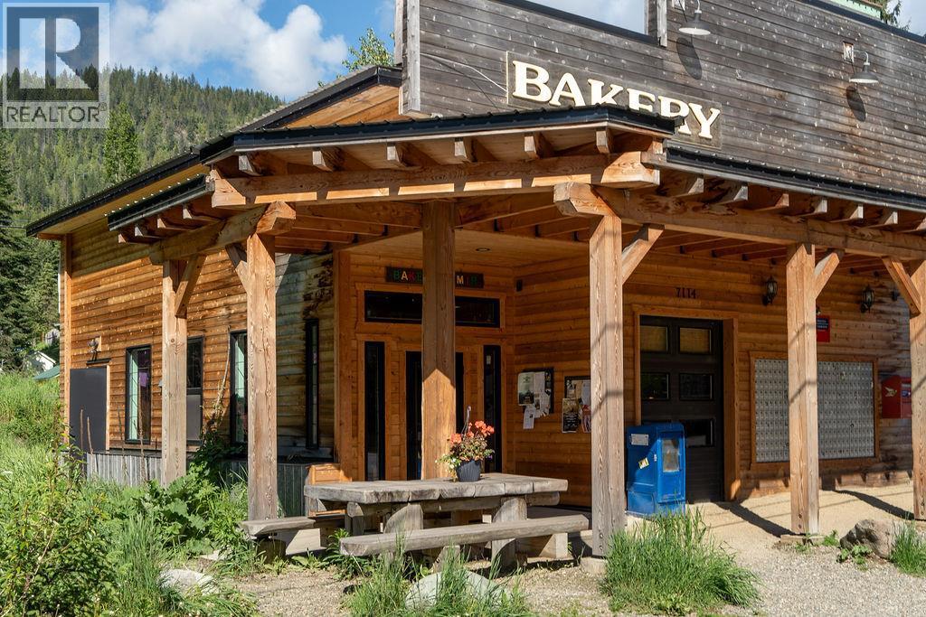 7114 1St Avenue, Ymir, BC