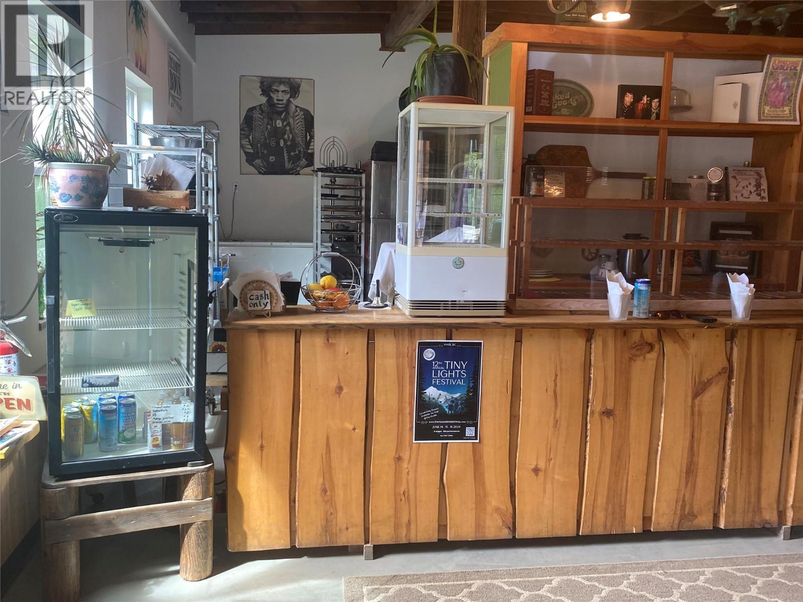 7114 1St Avenue, Ymir, BC