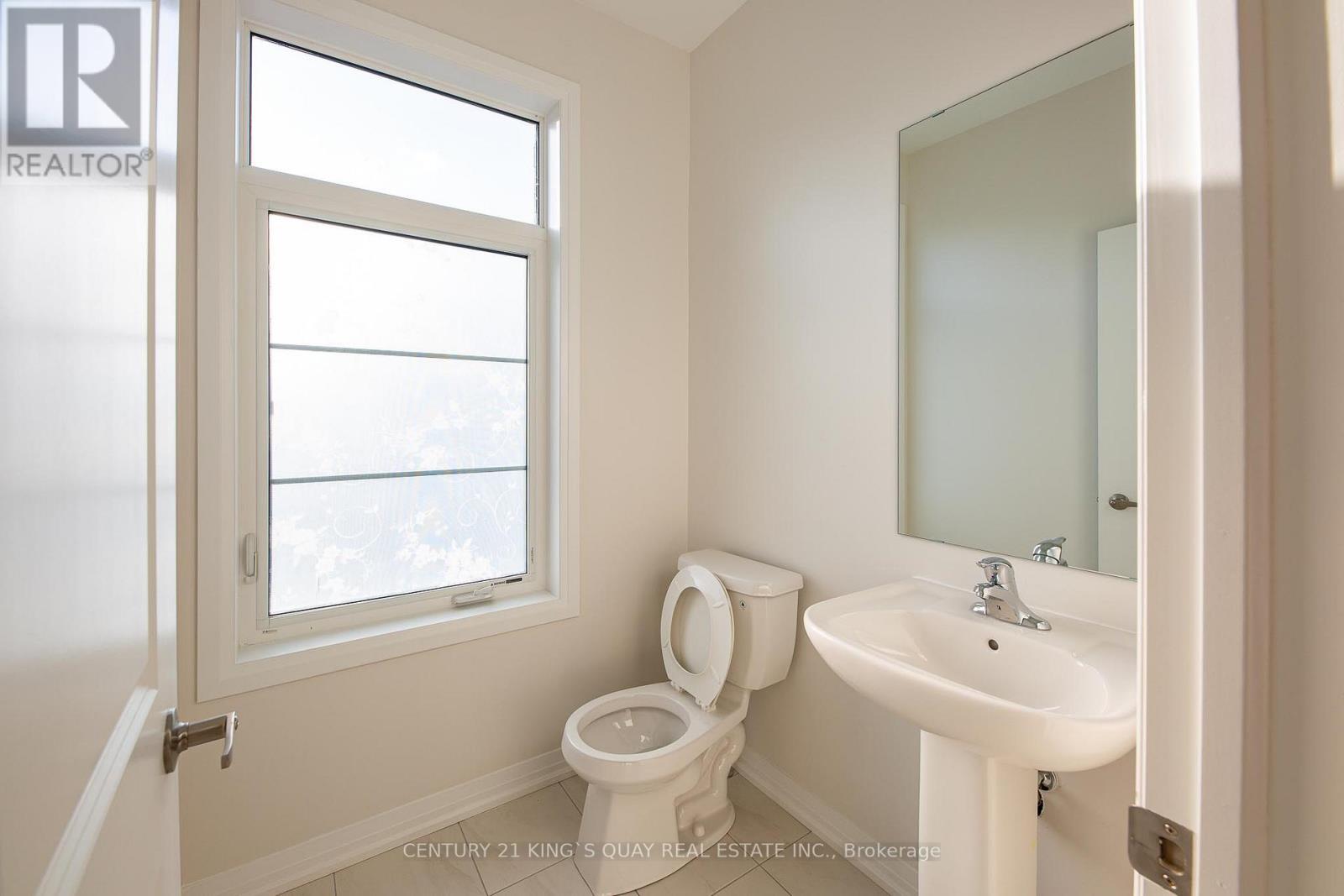 35 Floyd Ford Way, Markham, ON - Indoor Photo Showing Bathroom