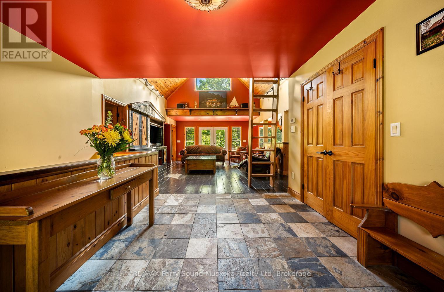 246 High Street, Georgian Bay (Freeman), ON - Indoor Photo Showing Other Room