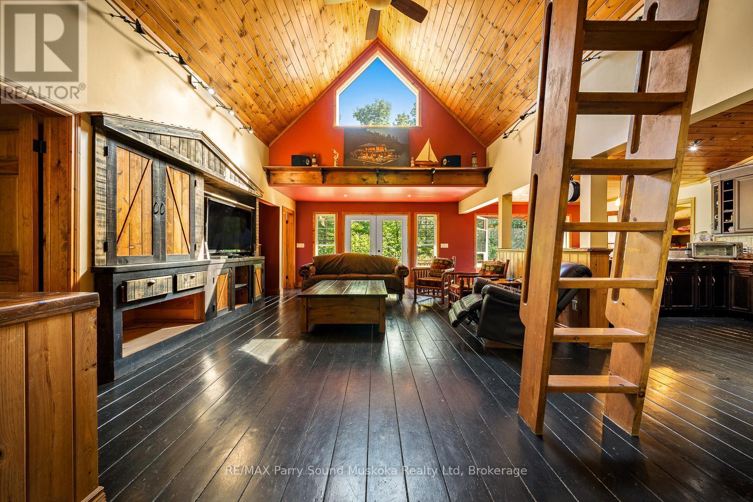 246 High Street, Georgian Bay (Freeman), ON - Indoor Photo Showing Other Room