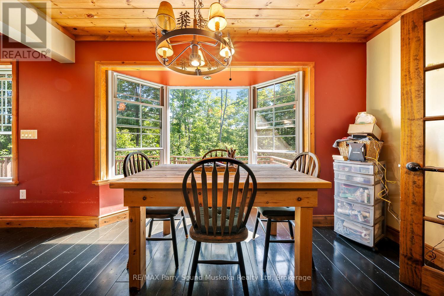 246 High Street, Georgian Bay (Freeman), ON - Indoor Photo Showing Dining Room
