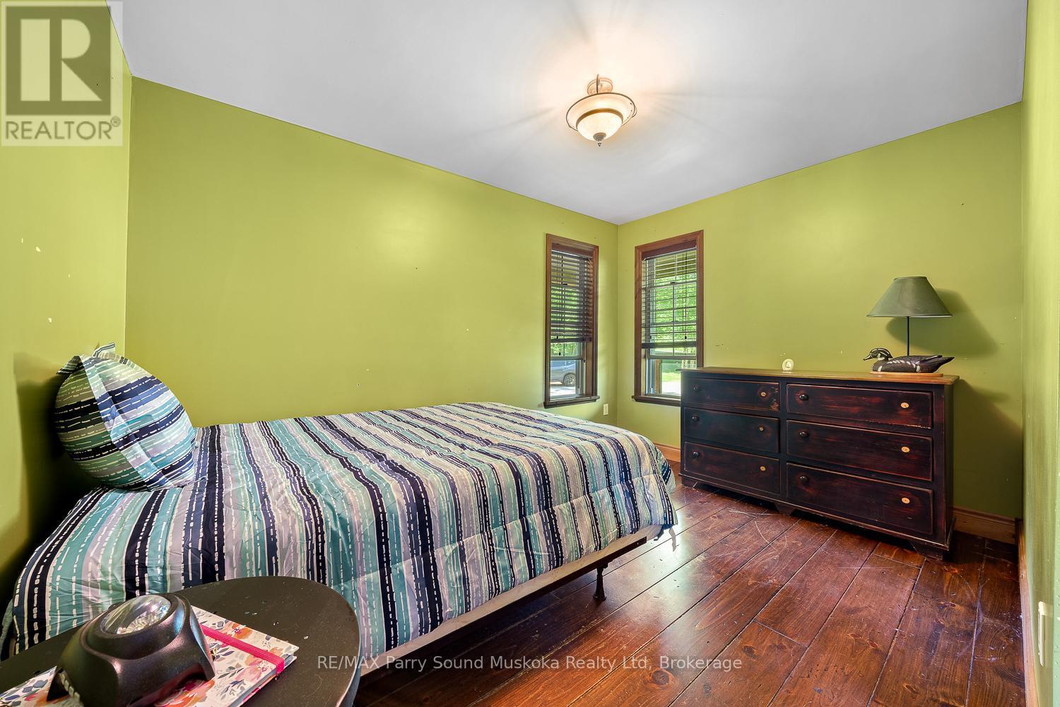 246 High Street, Georgian Bay (Freeman), ON - Indoor Photo Showing Bedroom