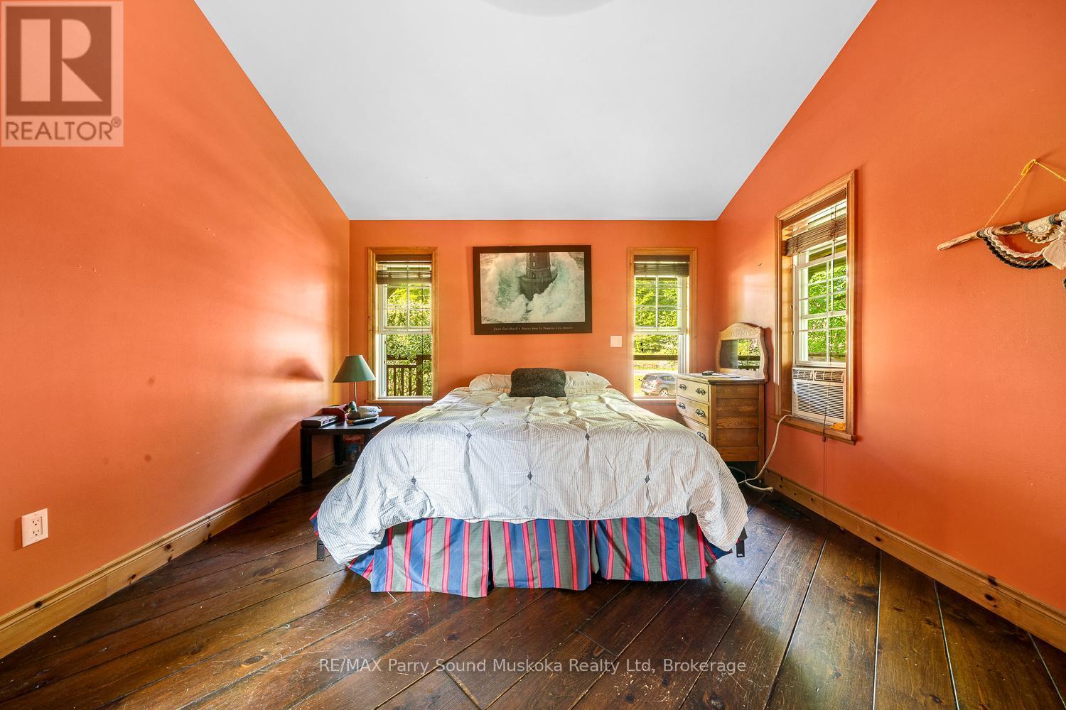 246 High Street, Georgian Bay (Freeman), ON - Indoor Photo Showing Bedroom