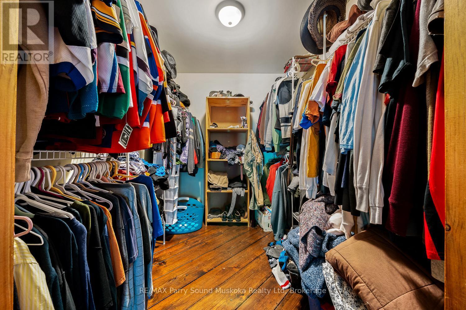 246 High Street, Georgian Bay (Freeman), ON - Indoor With Storage