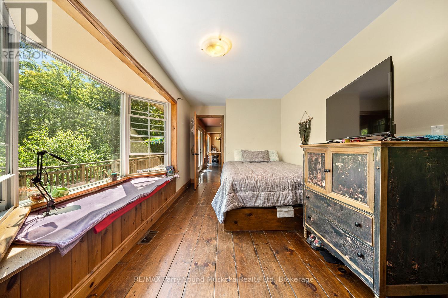 246 High Street, Georgian Bay (Freeman), ON - Indoor Photo Showing Bedroom