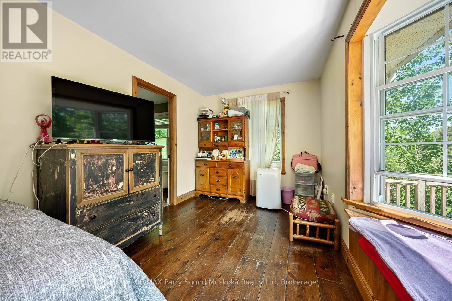 246 High Street, Georgian Bay (Freeman), ON - Indoor Photo Showing Bedroom