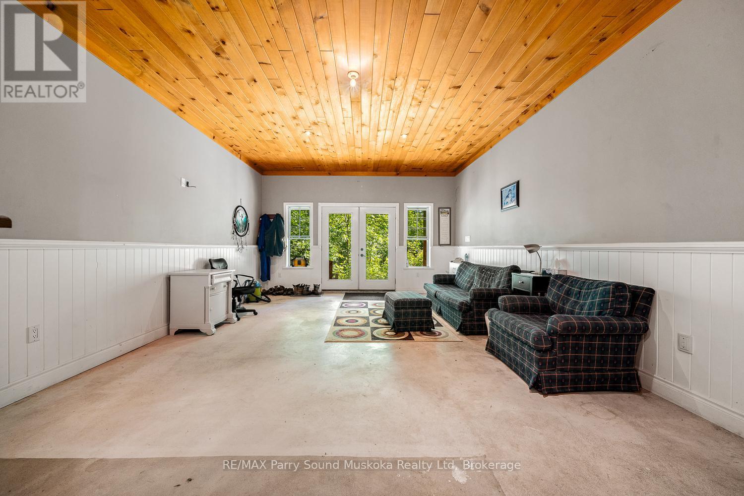 246 High Street, Georgian Bay (Freeman), ON - Indoor