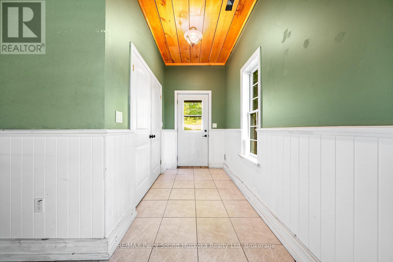 246 High Street, Georgian Bay (Freeman), ON - Indoor Photo Showing Other Room