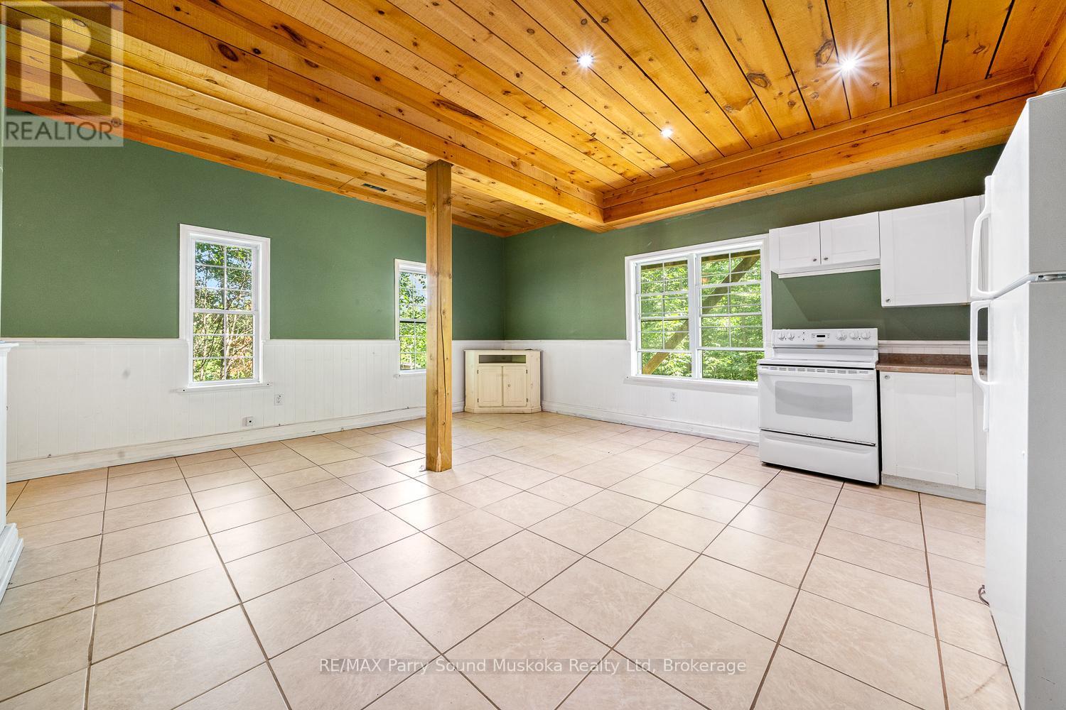 246 High Street, Georgian Bay (Freeman), ON - Indoor