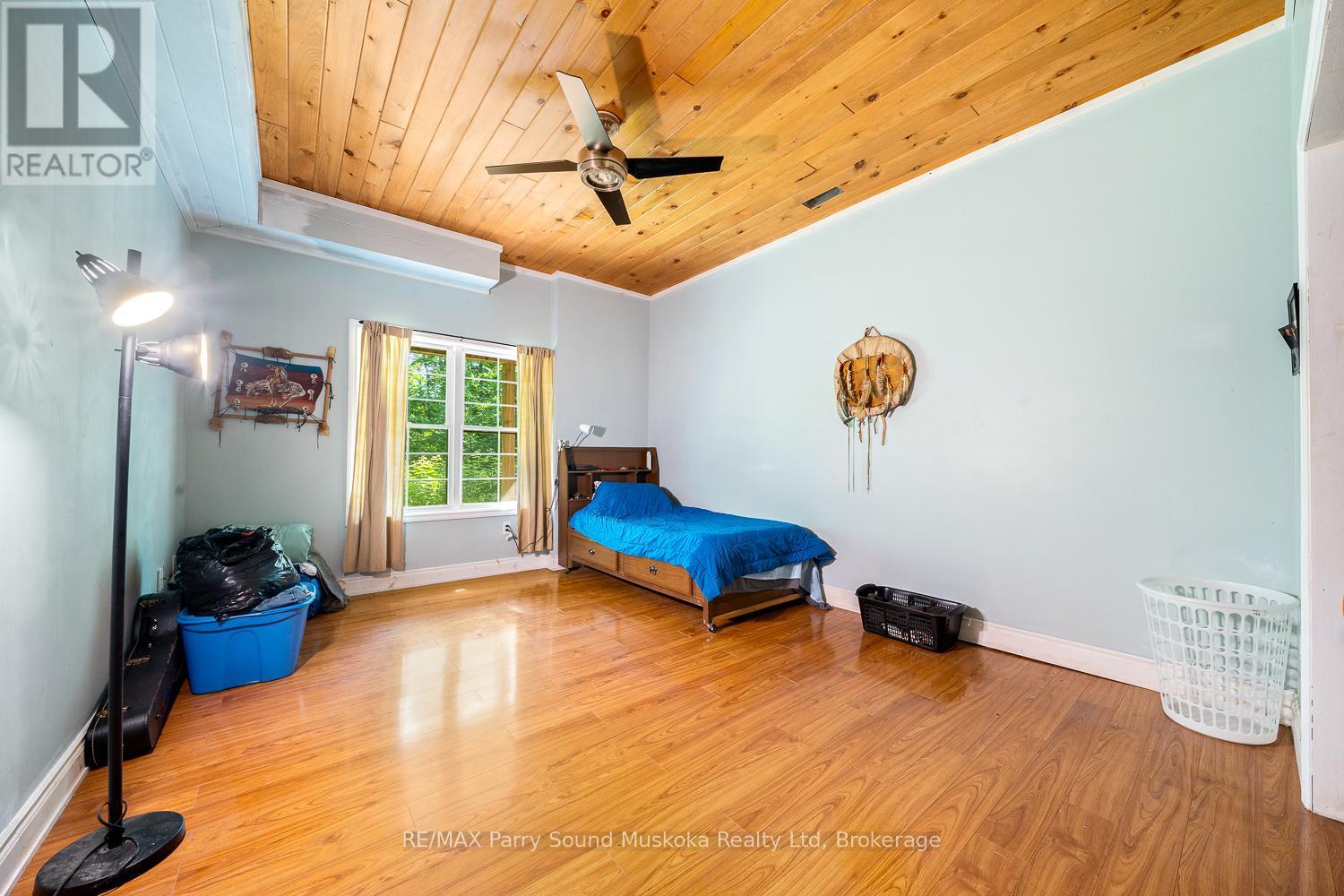 246 High Street, Georgian Bay (Freeman), ON - Indoor Photo Showing Bedroom