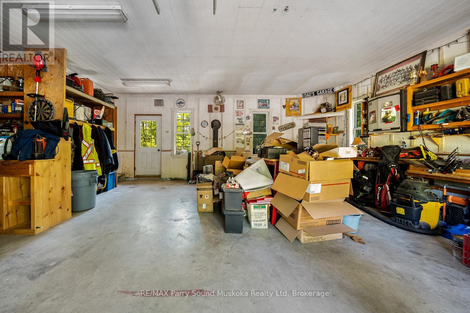 246 High Street, Georgian Bay (Freeman), ON - Indoor Photo Showing Garage