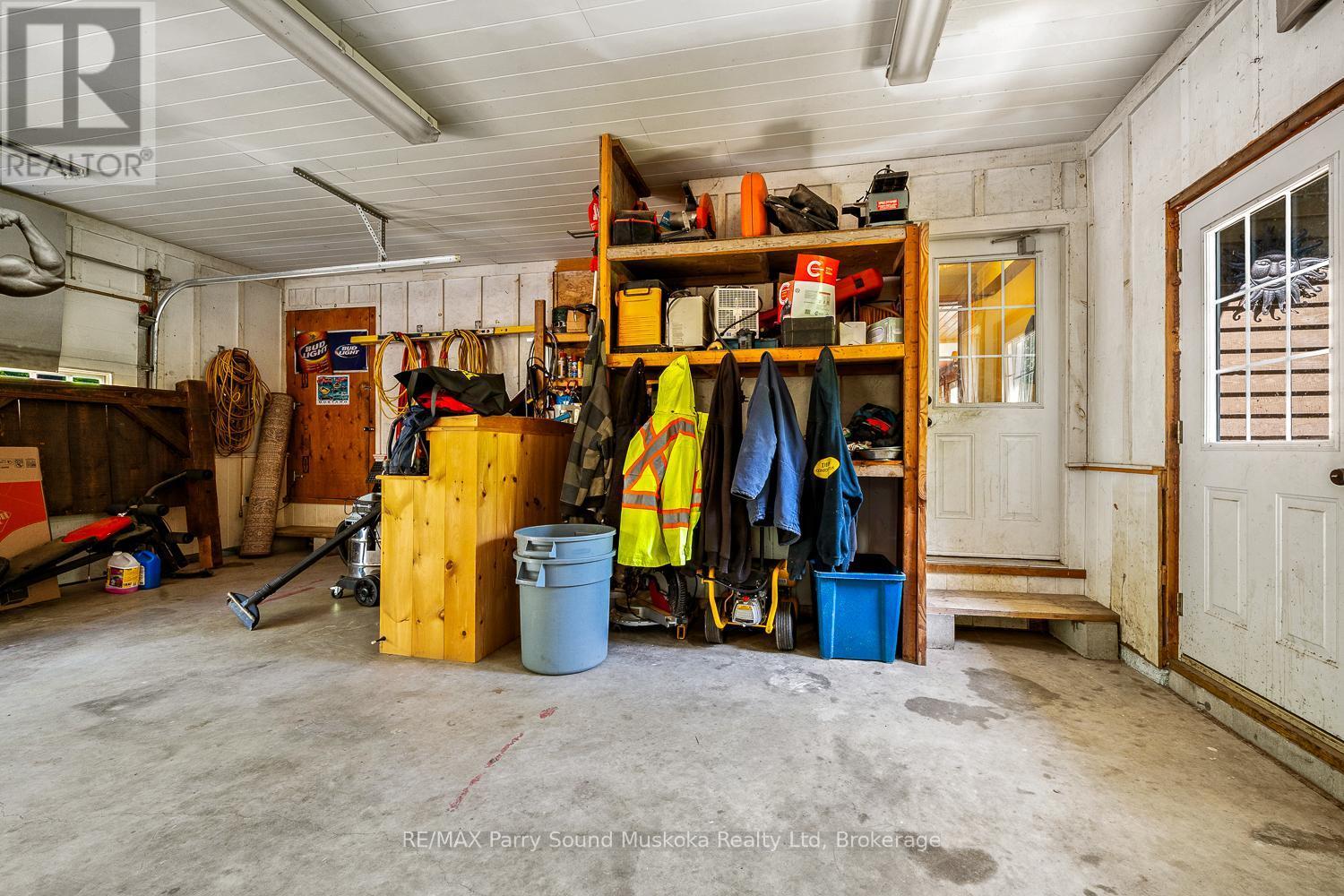 246 High Street, Georgian Bay (Freeman), ON - Indoor Photo Showing Garage