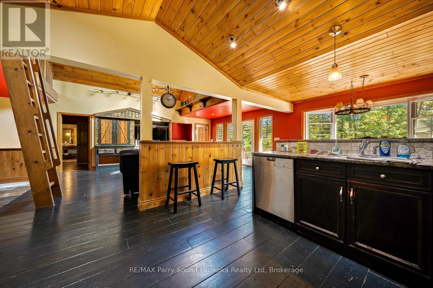 246 High Street, Georgian Bay (Freeman), ON - Indoor