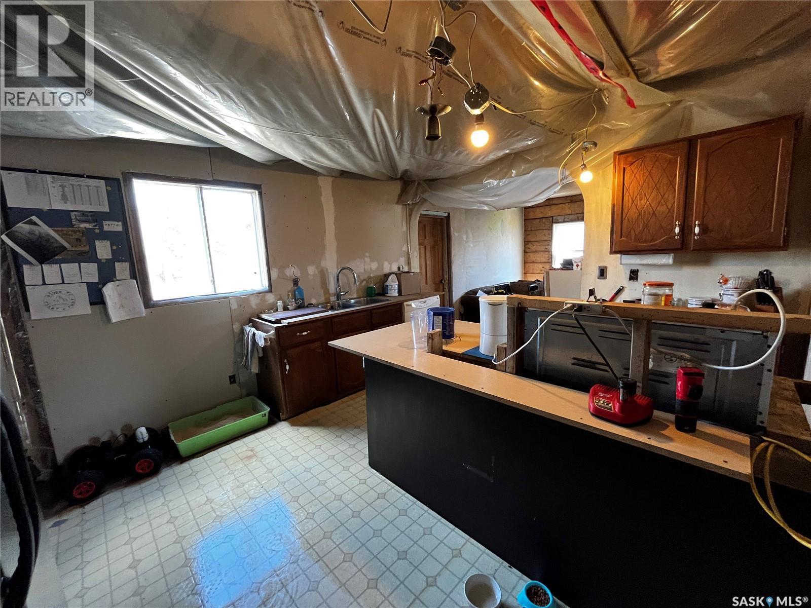 121 5Th Street, Bladworth, SK - Indoor Photo Showing Kitchen