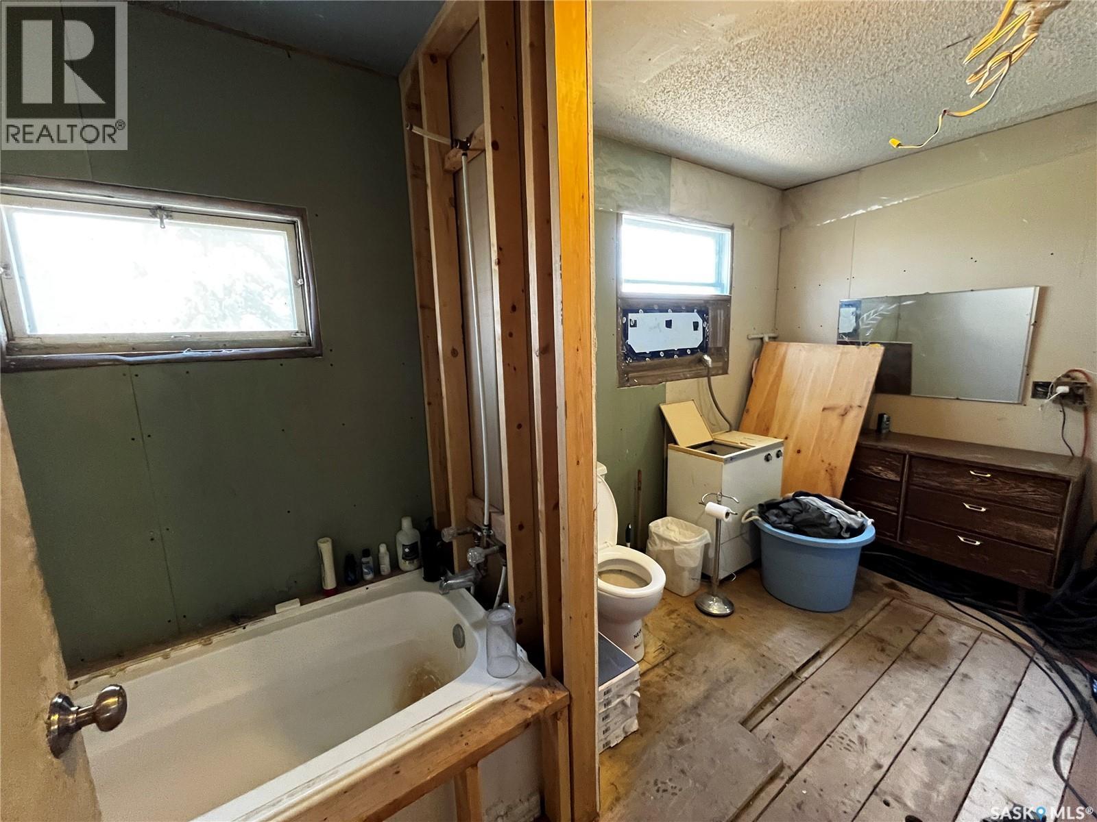 121 5Th Street, Bladworth, SK - Indoor Photo Showing Bathroom