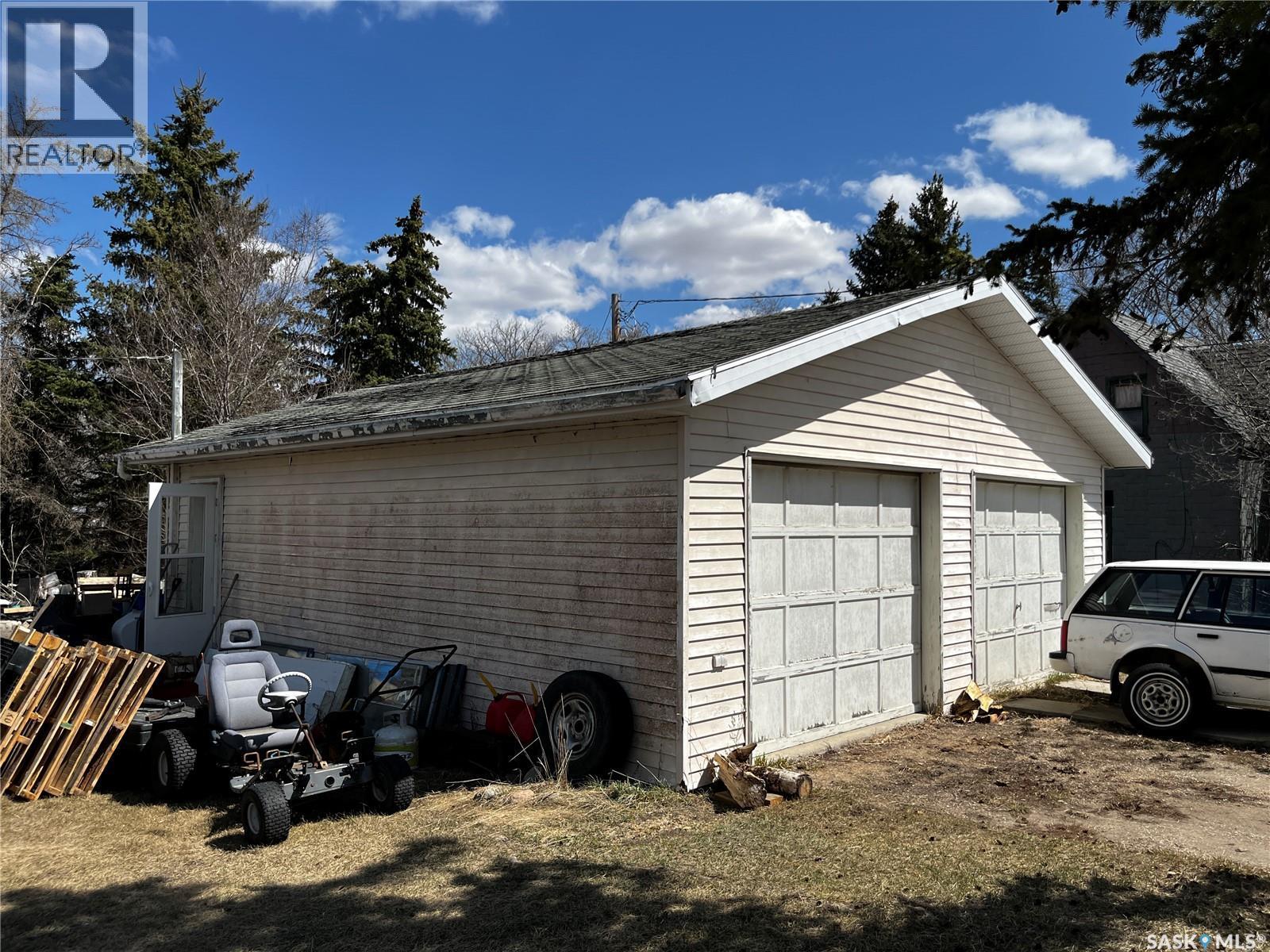 121 5Th Street, Bladworth, SK - Outdoor