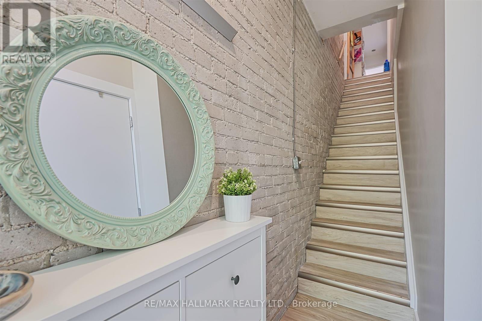 1926 Gerrard Street E, Toronto, ON