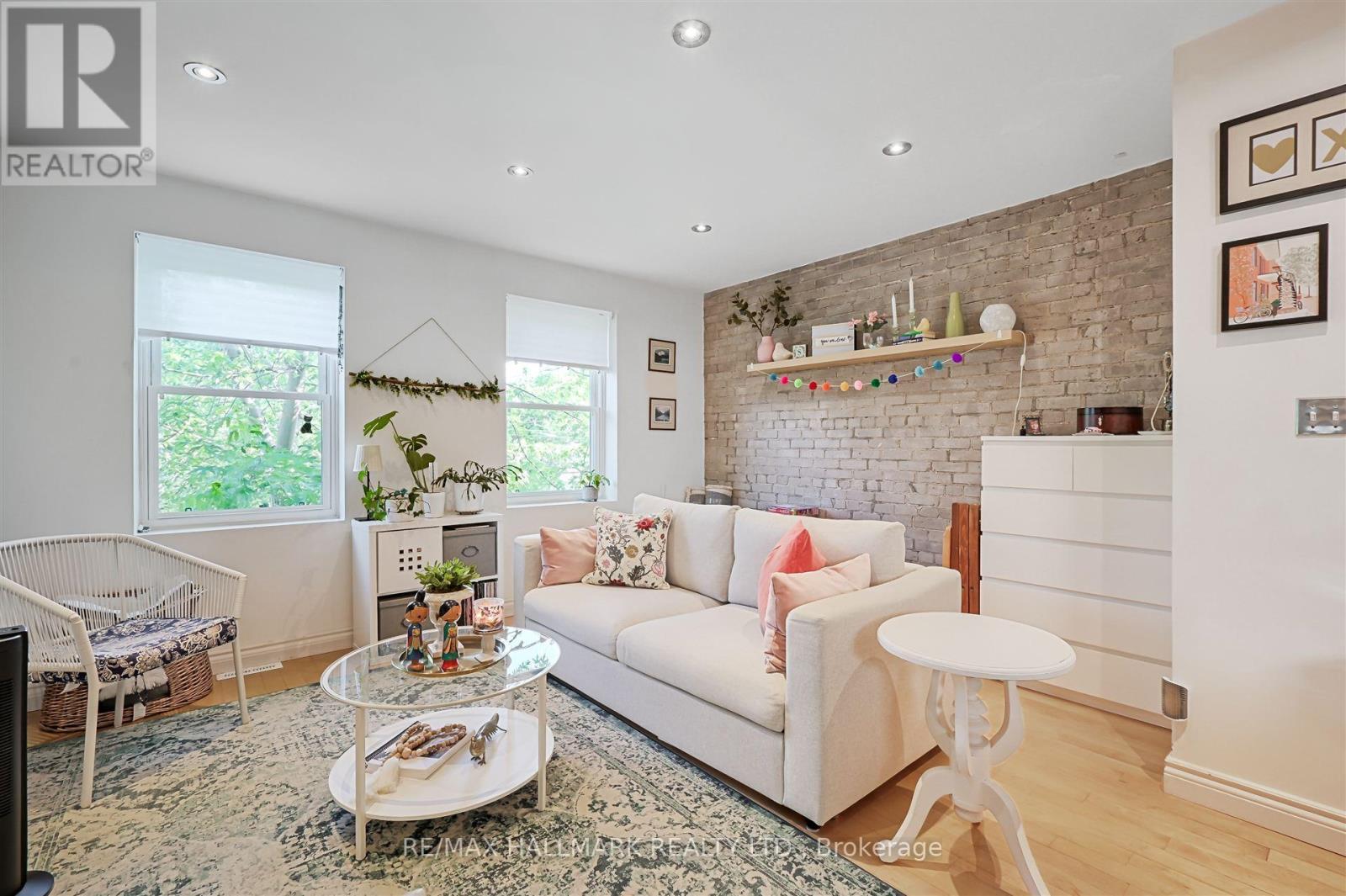 1926 Gerrard Street E, Toronto, ON